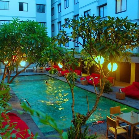 Savvoya Hotel Seminyak Экстерьер фото