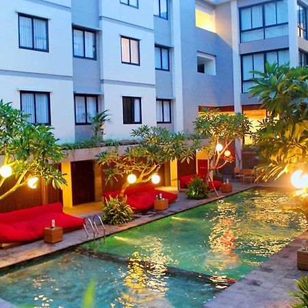 Savvoya Hotel Seminyak Экстерьер фото