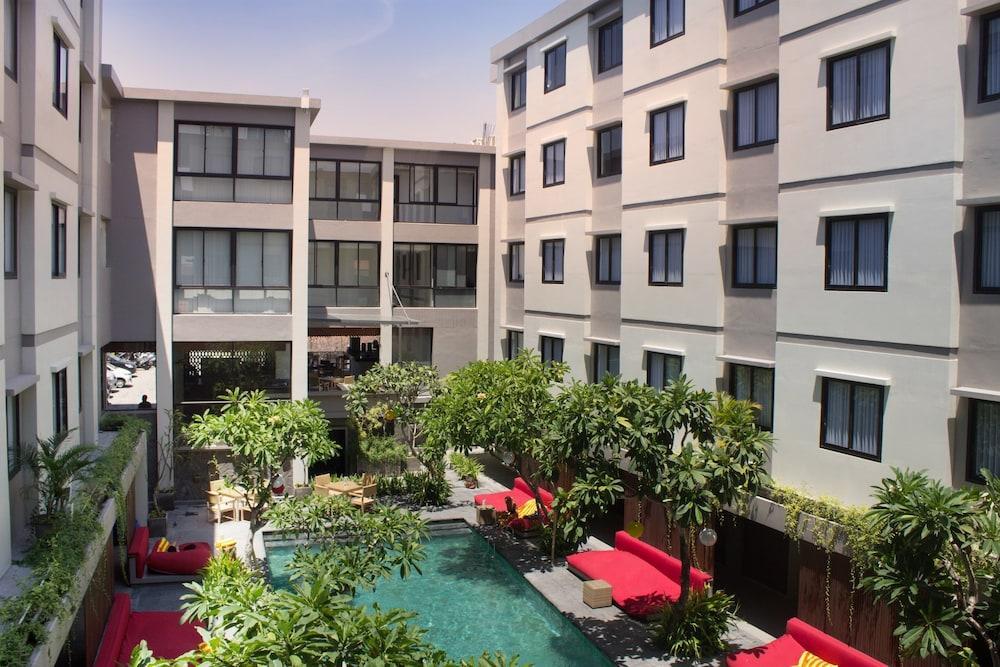 Savvoya Hotel Seminyak Экстерьер фото