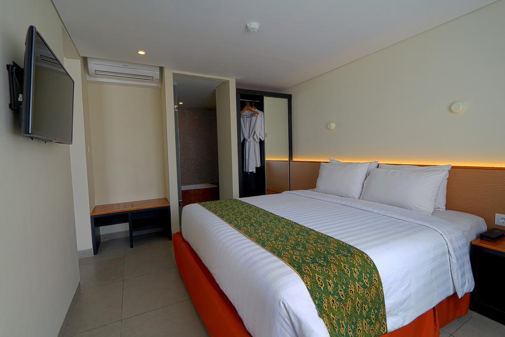 Savvoya Hotel Seminyak Экстерьер фото