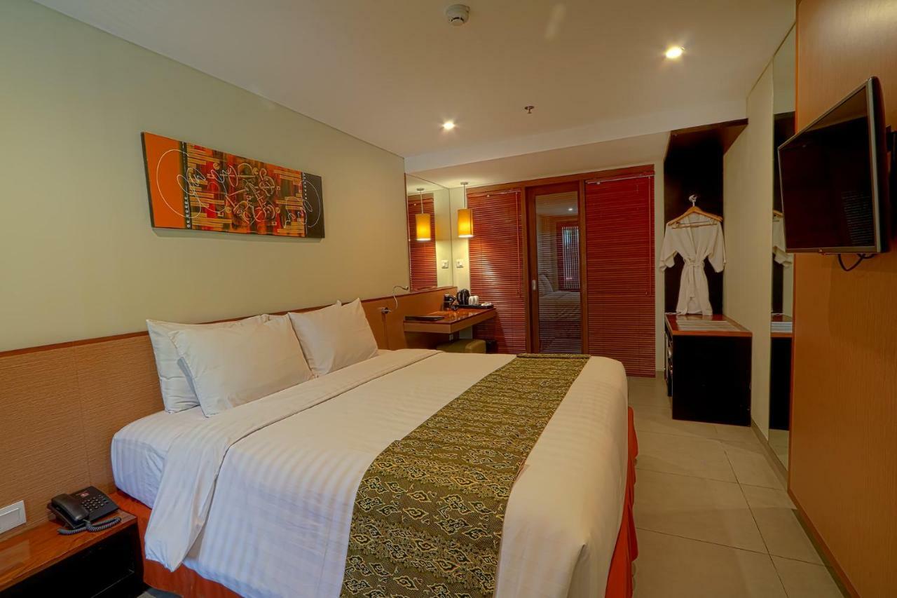 Savvoya Hotel Seminyak Экстерьер фото