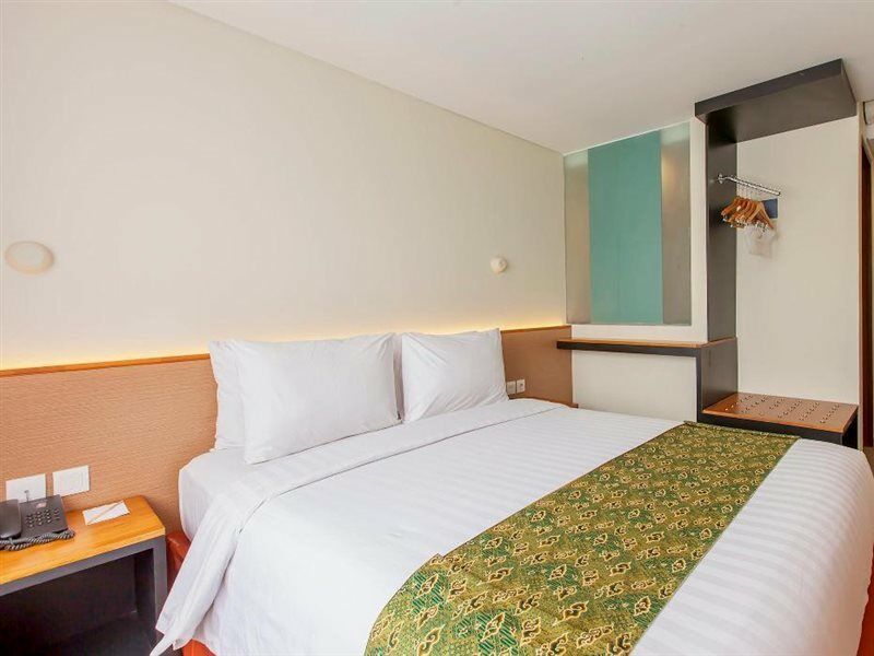 Savvoya Hotel Seminyak Экстерьер фото