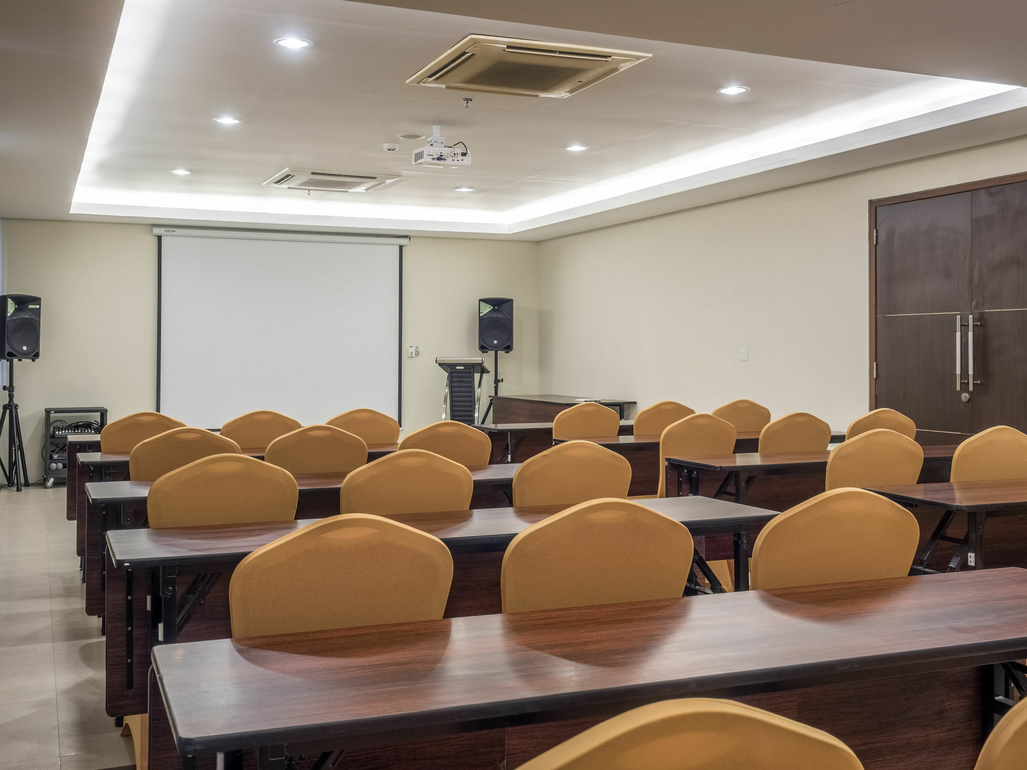 Savvoya Hotel Seminyak Экстерьер фото