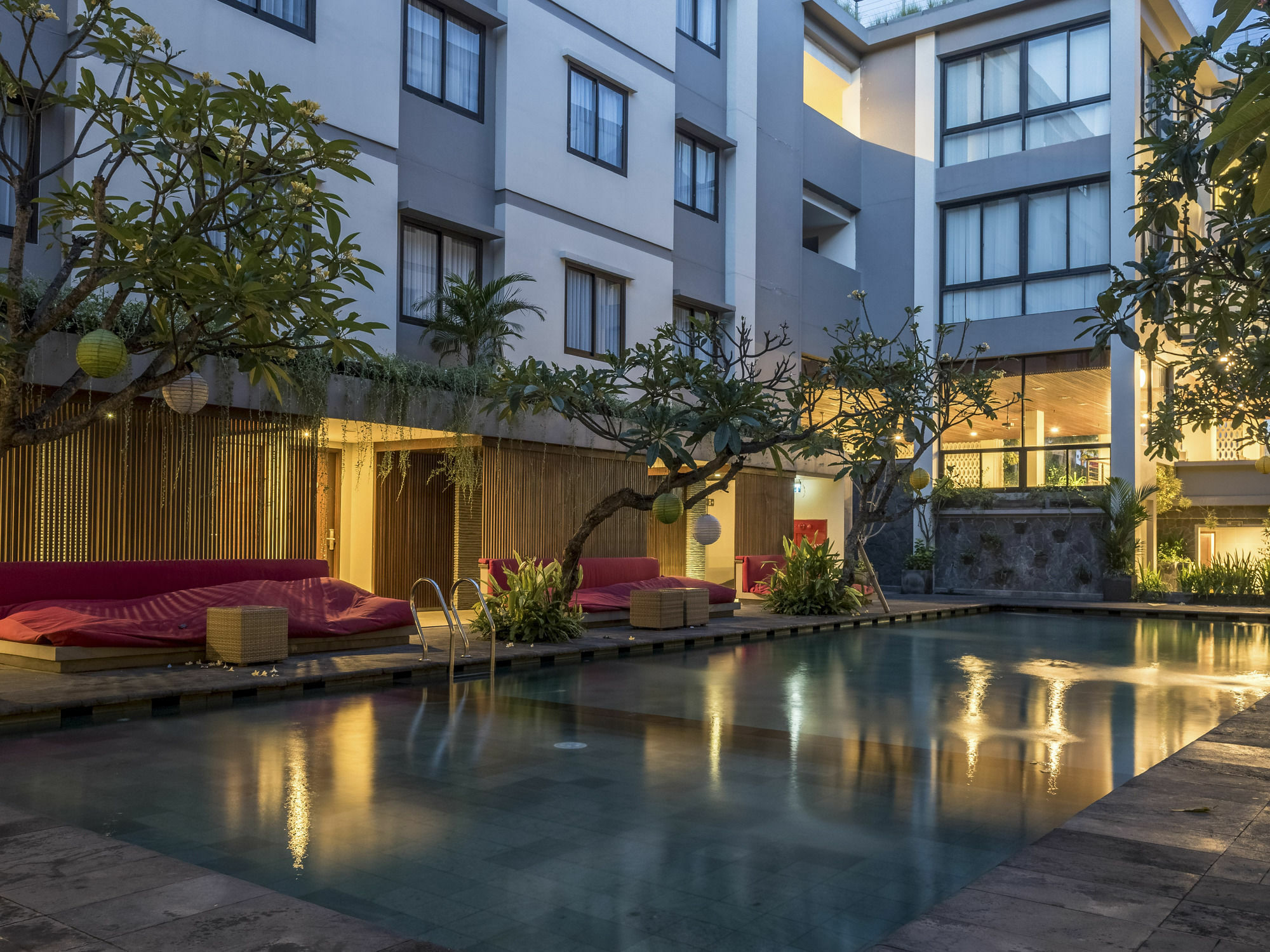 Savvoya Hotel Seminyak Экстерьер фото
