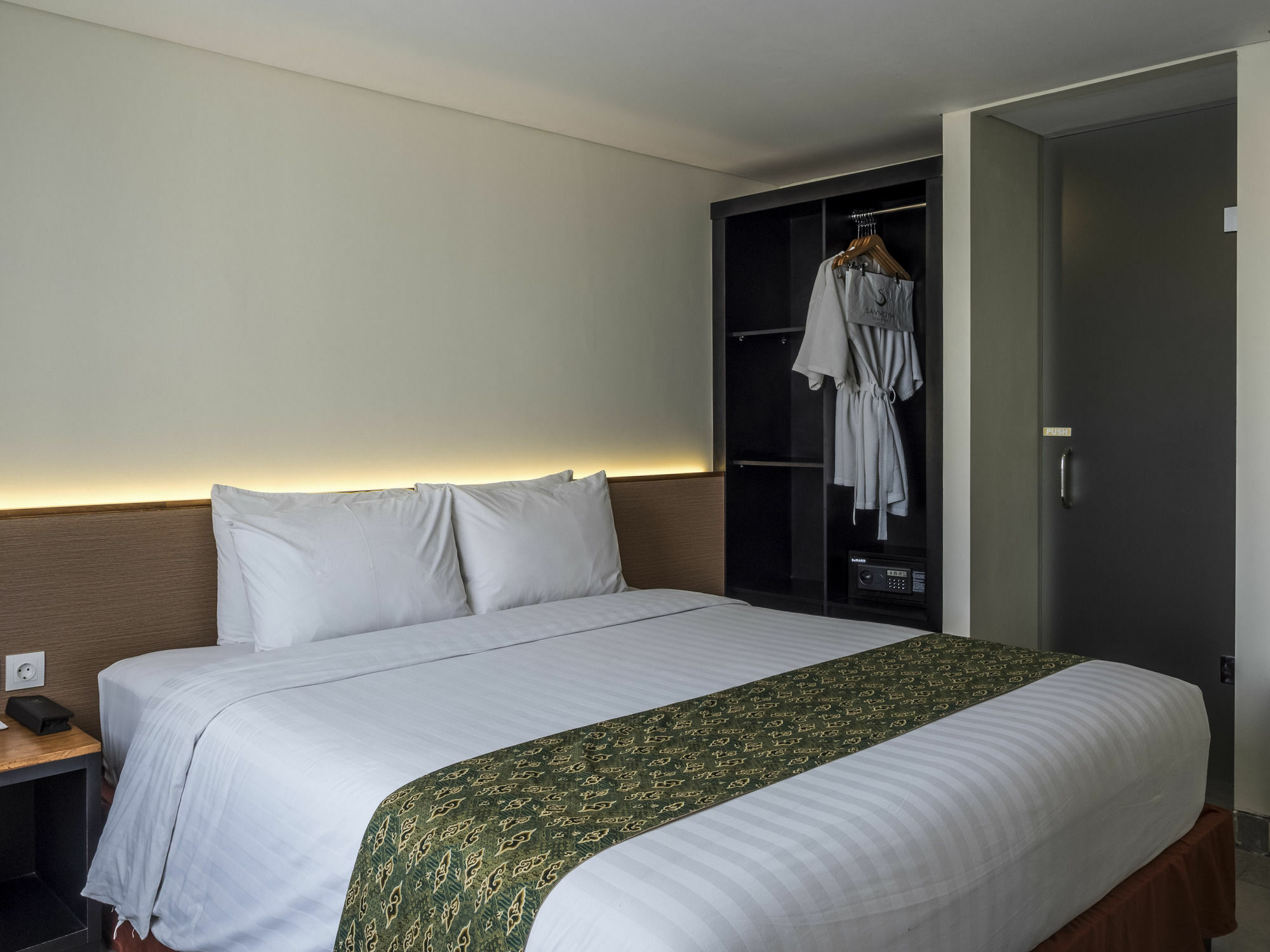 Savvoya Hotel Seminyak Экстерьер фото